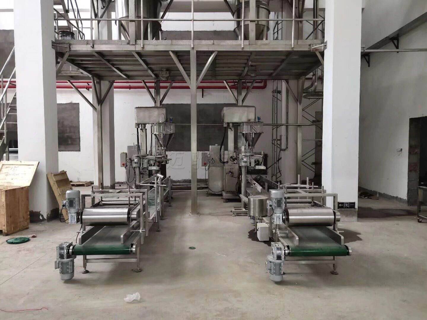 半自动25公斤粉剂包装现场2.jpg